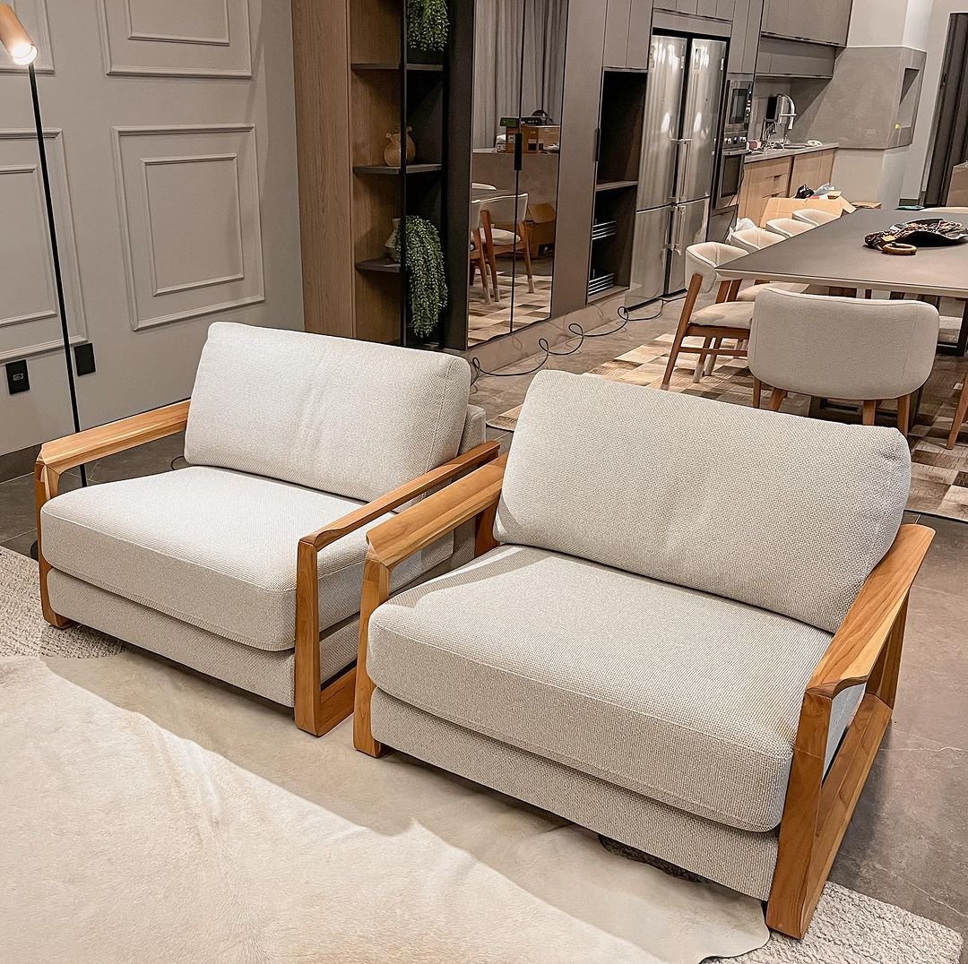 Poltronas estofadas sob medida — Atual Design